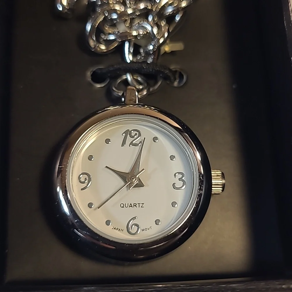 New In Box Avon Silver Charm Cross Watch Bracelet - Picture 2 of 7